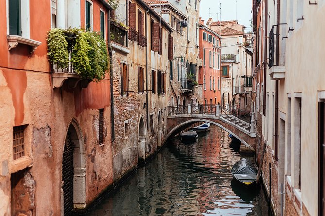 Withlocals Venice Away from the Crowds PRIVATE Tour with a Local Expert - The in-between moments: peaceful squares, secret courtyards, tiny churches